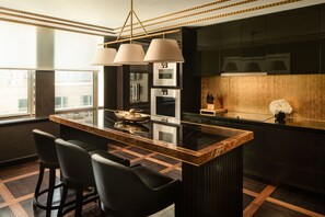 Hochwertige Bettwaren, Pillowtop-Betten, Minibar, Zimmersafe