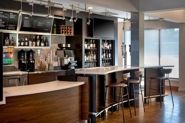 Cooked-to-order breakfast for a fee - Courtyard New Haven Wallingford (Wallingford)