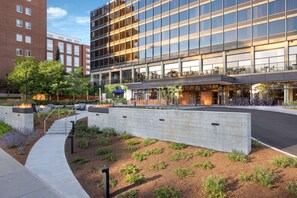 Exterior - Hotel Champlain Burlington, Curio Collection by Hilton (Burlington)