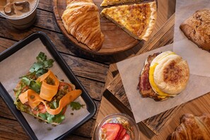Daily cooked-to-order breakfast for a fee - Hotel Champlain Burlington, Curio Collection by Hilton (Burlington)