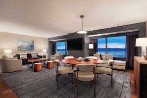 Presidential Suite, Multiple Beds | Premium bedding, in-room safe, desk, laptop workspace - Hotel Champlain Burlington, Curio Collection by Hilton (Burlington)