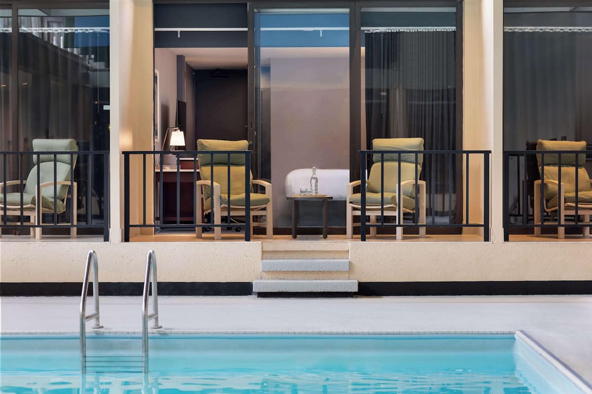 Room, 2 Queen Beds (Pool Side)
