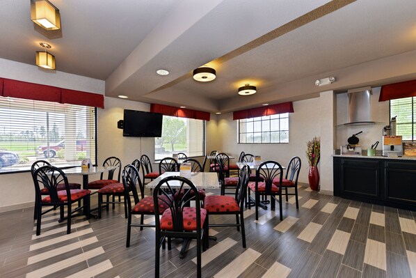 Free daily buffet breakfast