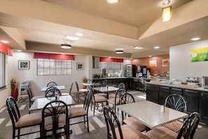 Free daily buffet breakfast - Quality Inn near Parc Natchitoches (Natchitoches)