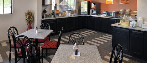 Free daily buffet breakfast