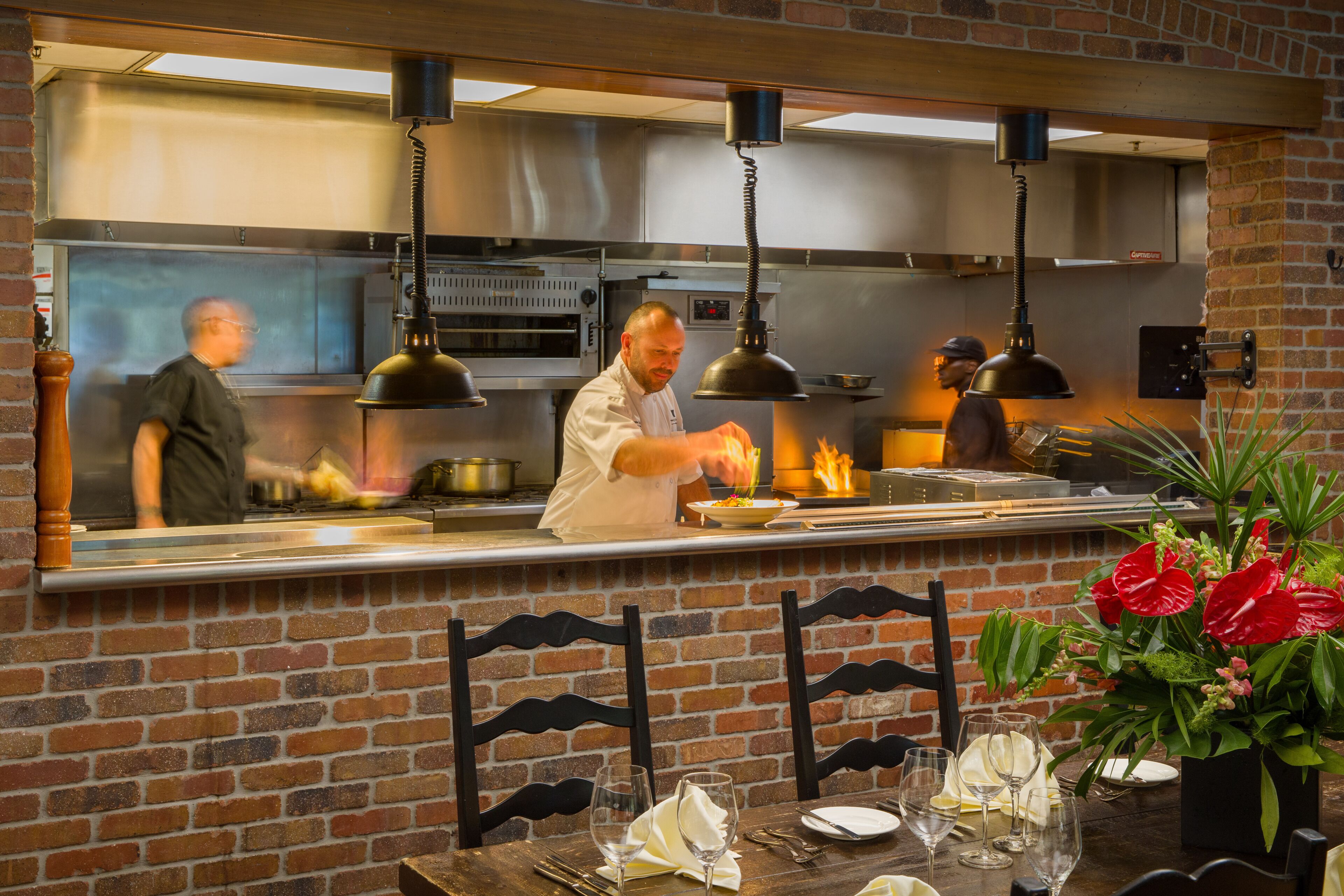 breakfast, dinner, brunch served; southern cuisine