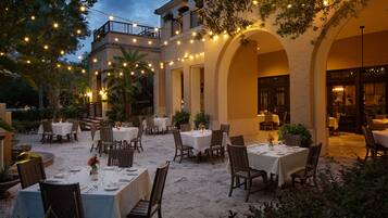 Breakfast, dinner, brunch served; southern cuisine