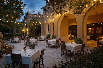 Breakfast, dinner, brunch served; southern cuisine  at The Alfond Inn