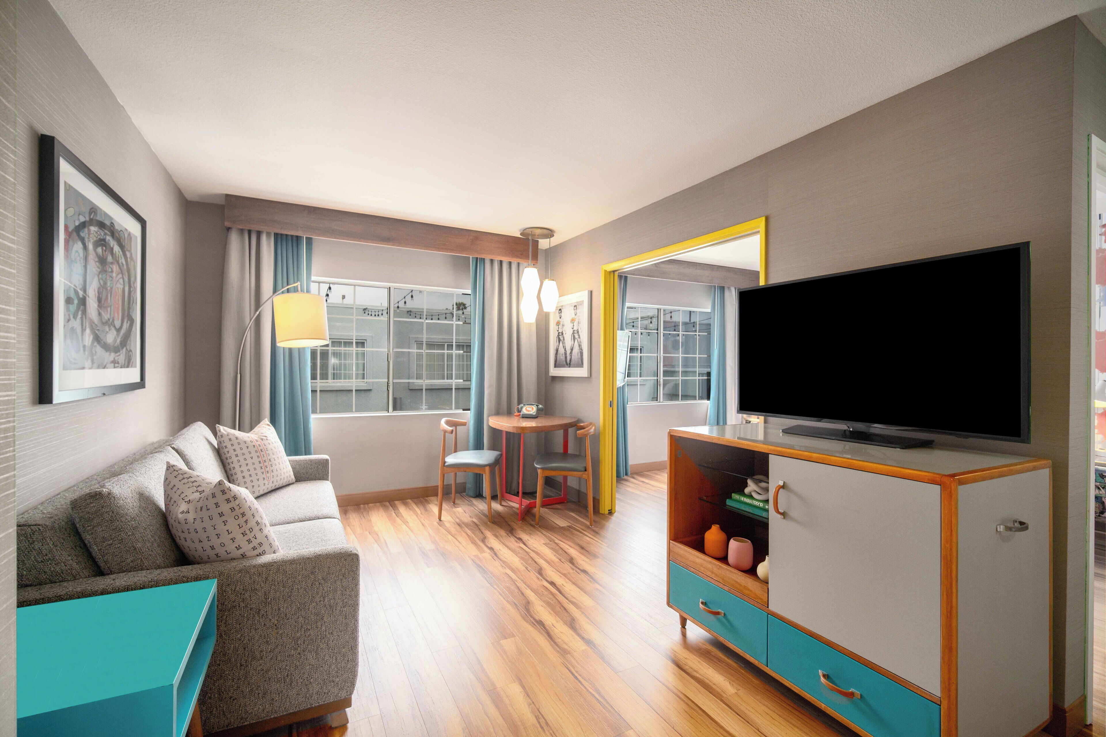 Suite, 1 King Bed (Quad View) | Premium bedding, in-room safe, desk, free WiFi