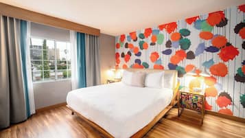 Rom, 1 kingsize-seng, tilgjengelighetstilpasset, byutsikt (Boulevard) | Sengetøy av topp kvalitet, safe på rommet og skrivebord