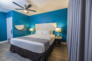 Deluxe Single Room, 1 King Bed, Non Smoking | Hypo-allergenic bedding, pillow-top beds, in-room safe