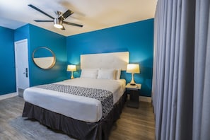 Deluxe Single Room, 1 King Bed, Non Smoking | Hypo-allergenic bedding, pillow-top beds, in-room safe