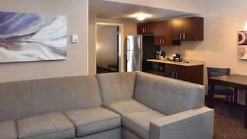 1 bedroom, in-room safe, desk, iron/ironing board
