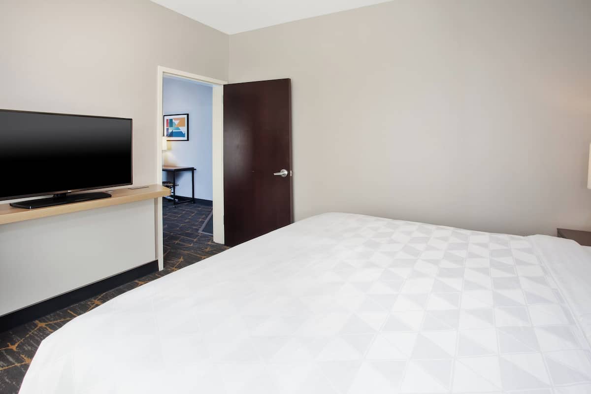 Suite, 1 King Bed | 1 bedroom, in-room safe, desk, iron/ironing board
