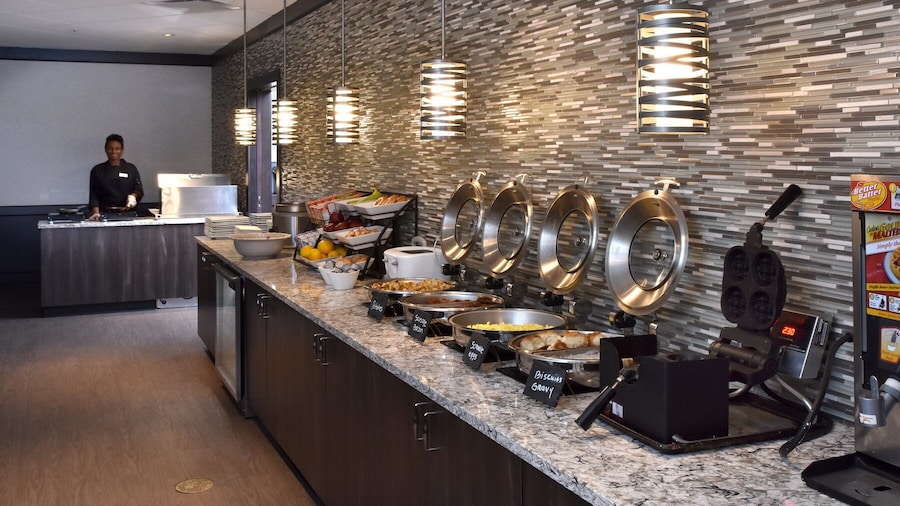 Holiday Inn Canton (Belden Village) by IHG
