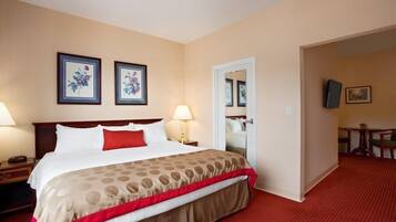 Studio Suite, 1 King Bed, Non Smoking | Premium bedding, in-room safe, desk, iron/ironing board