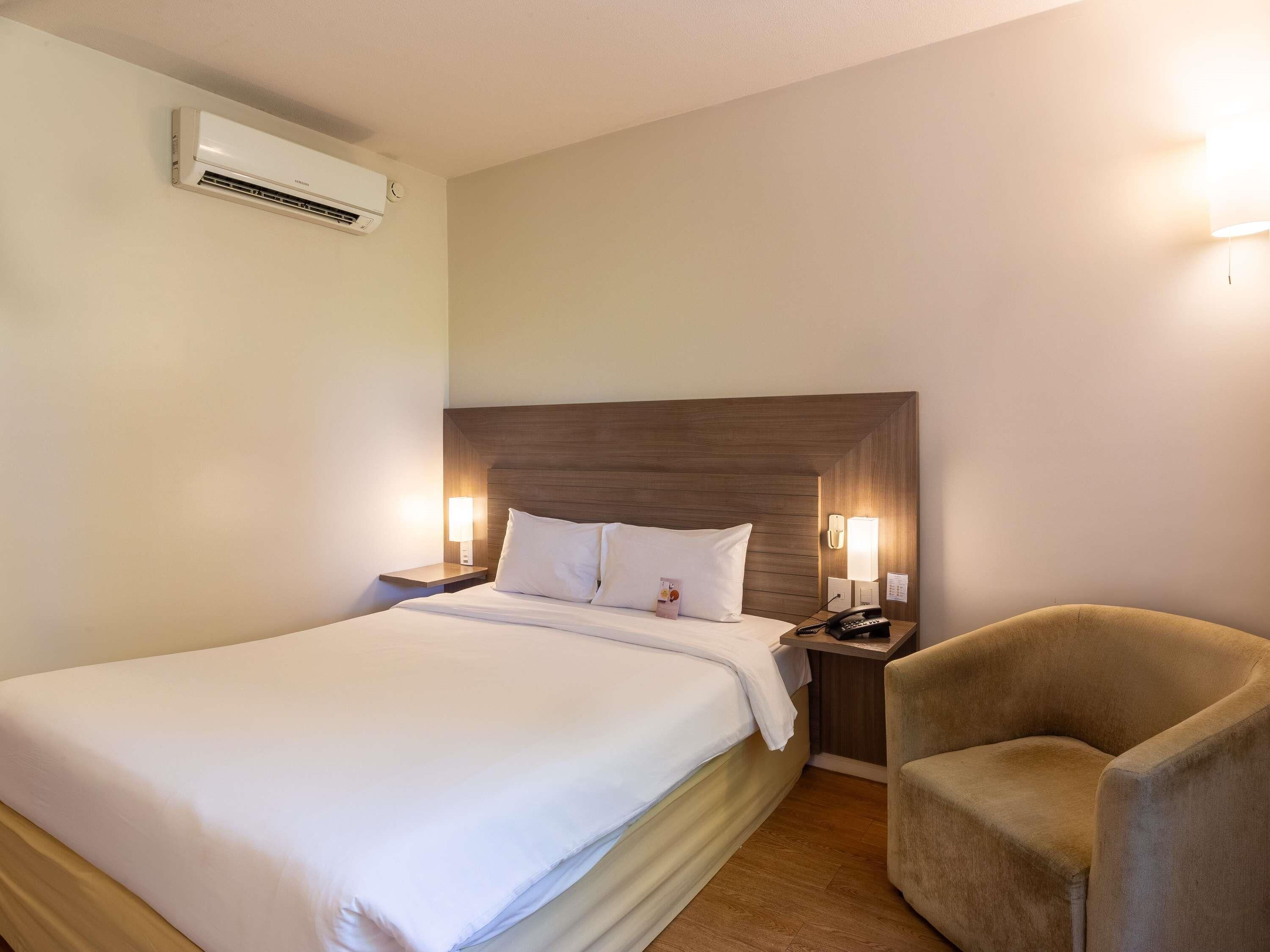 Superior Apartment, 1 Double Bed, Accessible | Minibar, in-room safe, desk, blackout drapes