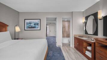 1 bedroom, premium bedding, in-room safe, desk