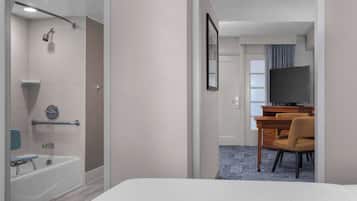 1 bedroom, premium bedding, in-room safe, desk