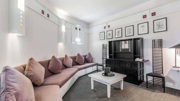 Egyptian cotton sheets, premium bedding, down duvets, pillow-top beds