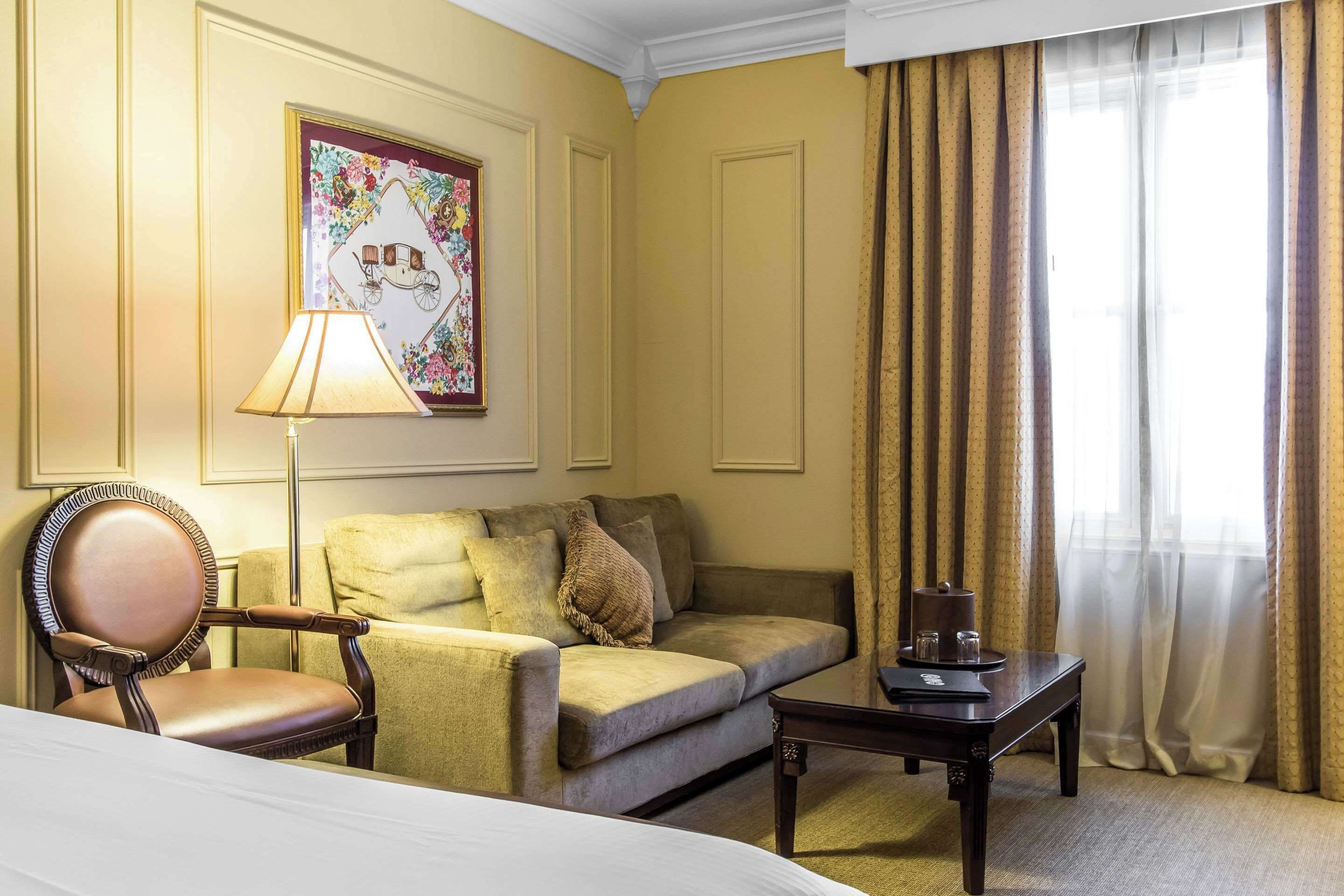 egyptian cotton sheets, premium bedding, down duvets, pillow-top beds