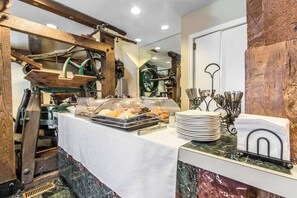 Bao gồm bữa sáng kiểu Âu hàng ngày 