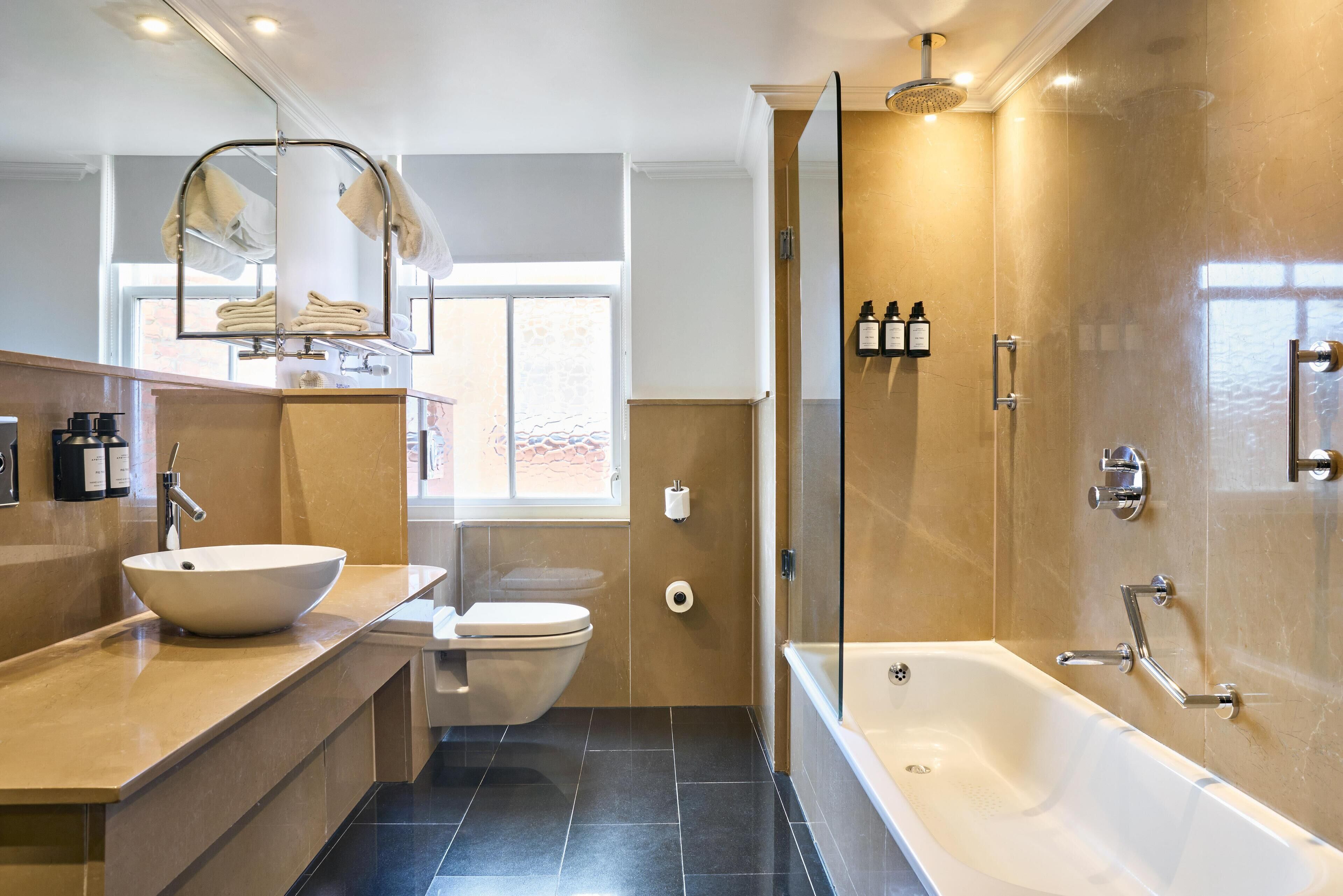 Photo - Radisson Blu Hotel, London Bloomsbury