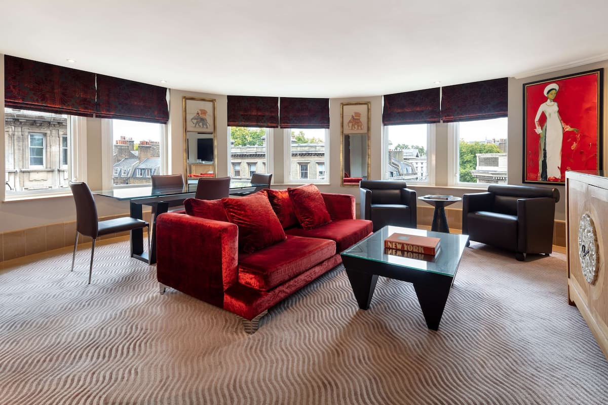 Suite, 1 Bedroom | 1 bedroom, Egyptian cotton sheets, premium bedding, in-room safe