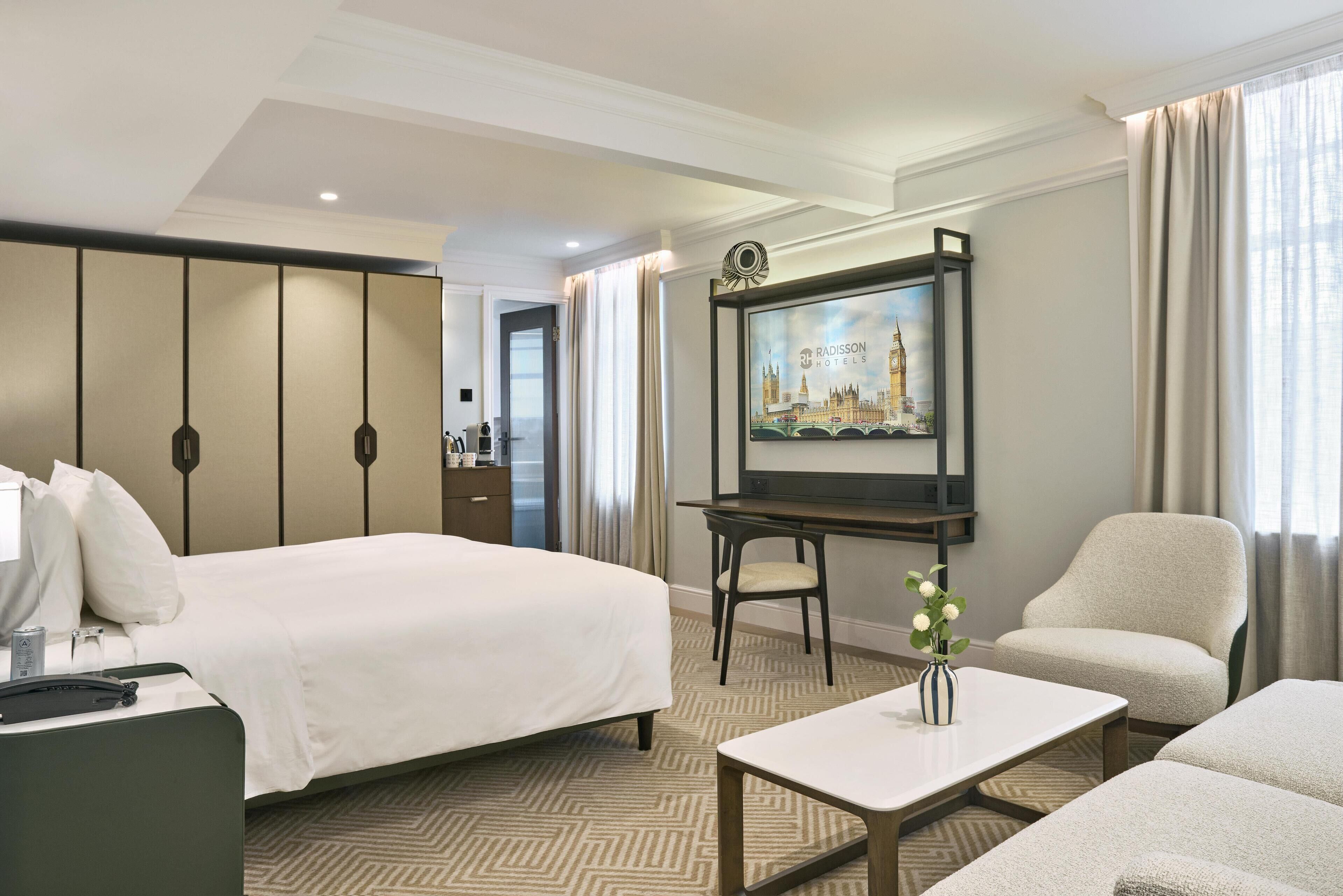 Junior Suite, 1 King Bed (Newly refurbished) | Egyptian cotton sheets, premium bedding, in-room safe, desk
