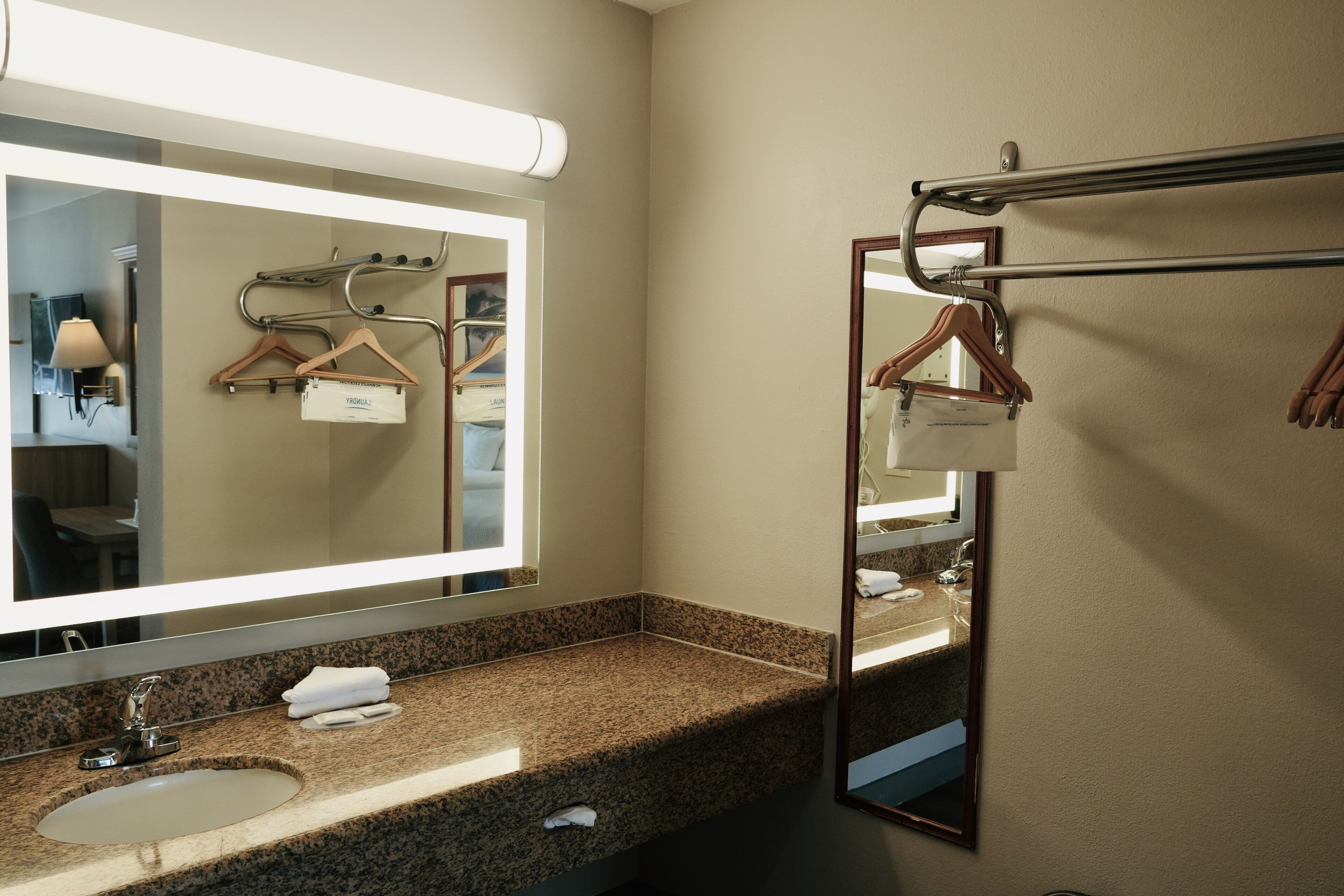 Photo - Days Inn by Wyndham Anaheim Near the Park