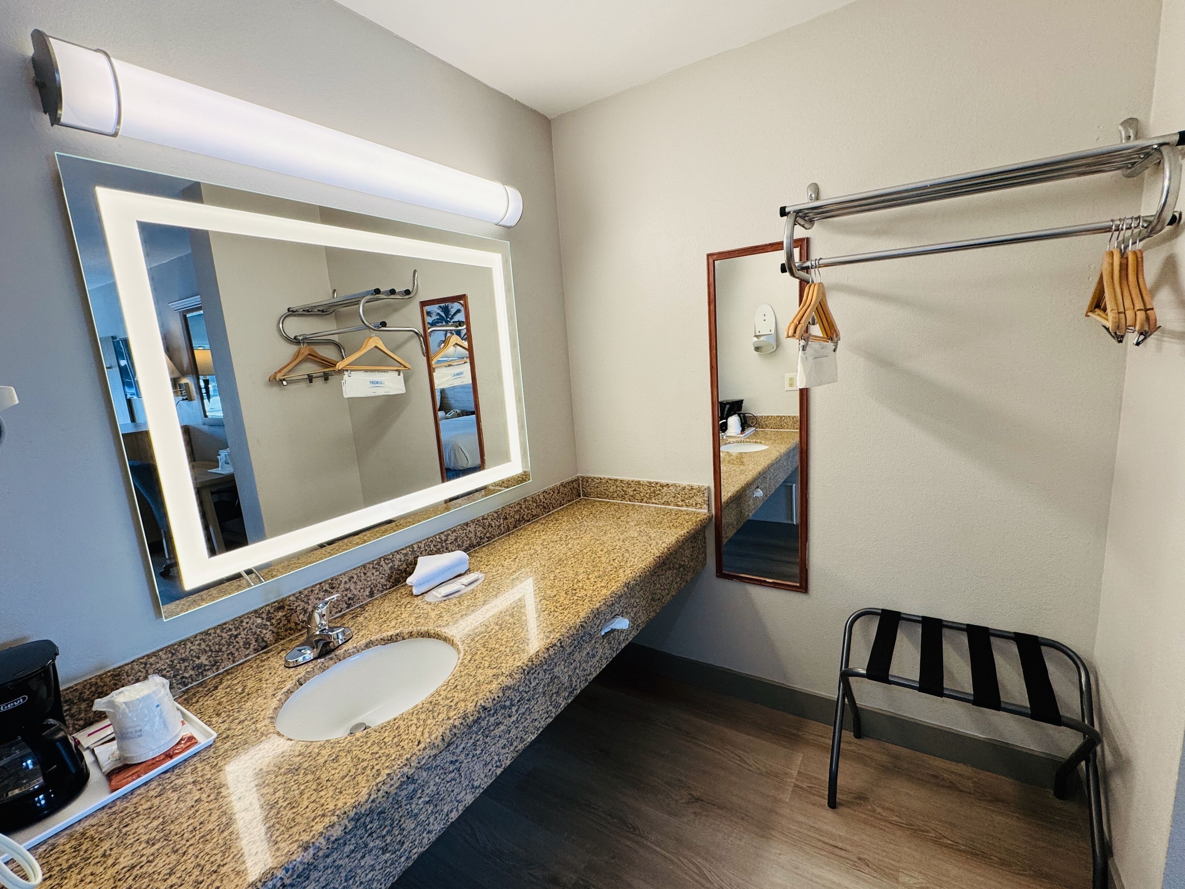 Photo - Days Inn by Wyndham Anaheim Near the Park