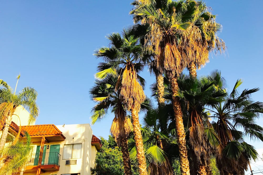Days Inn by Wyndham Anaheim Near the Park