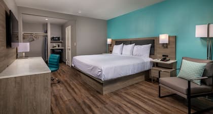 Travelodge by Wyndham LAX