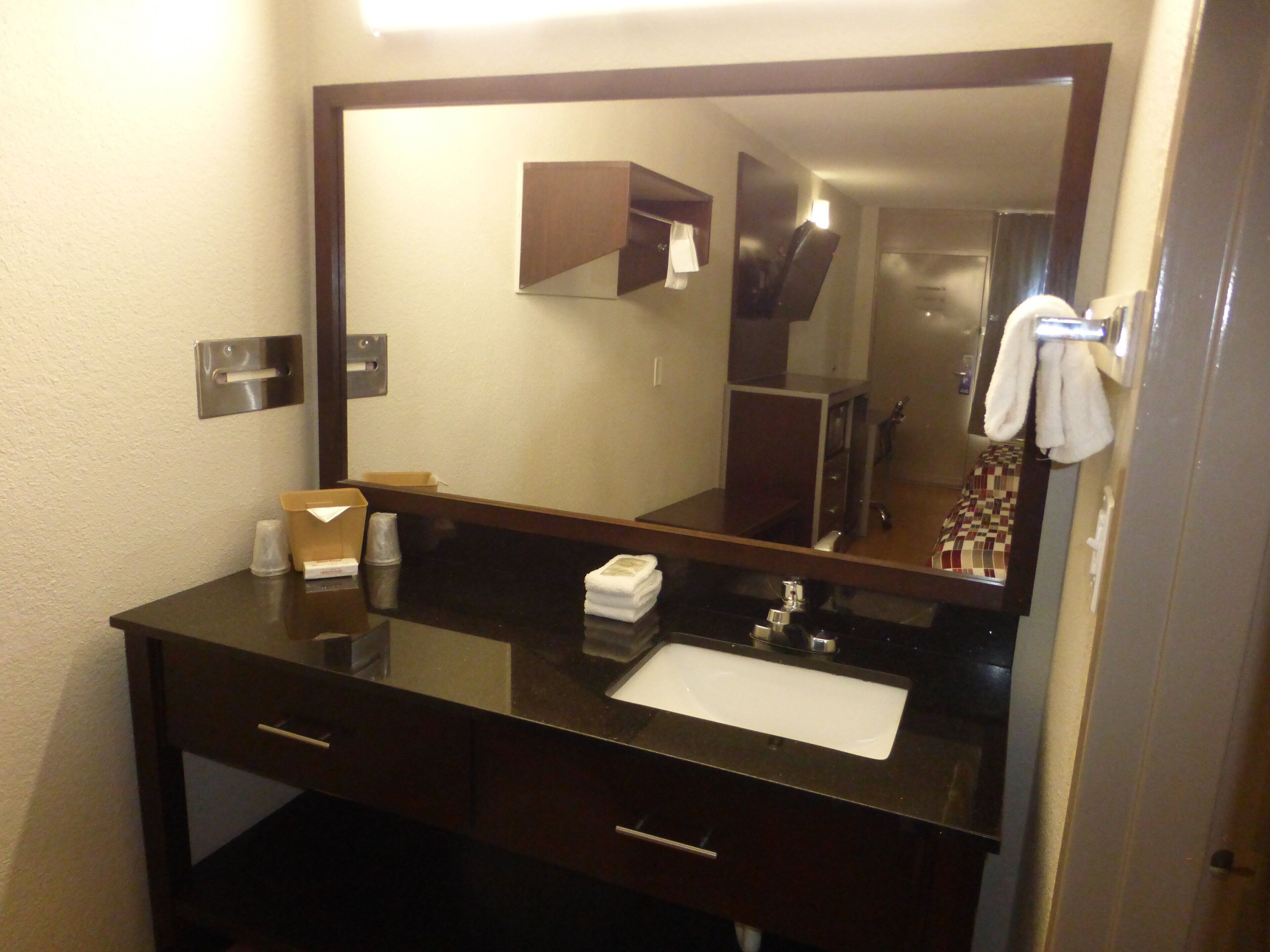 combined shower/bathtub, free toiletries, hair dryer, towels