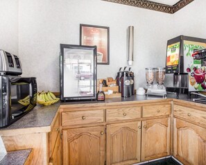 Free continental breakfast 