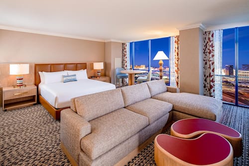 Premium bedding, pillow-top beds, in-room safe, desk