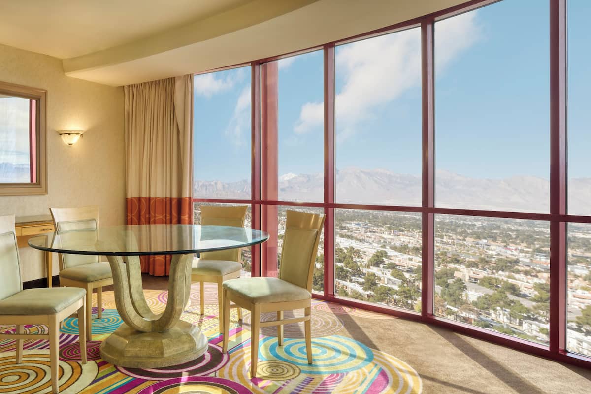 Premium bedding, pillow-top beds, in-room safe, desk