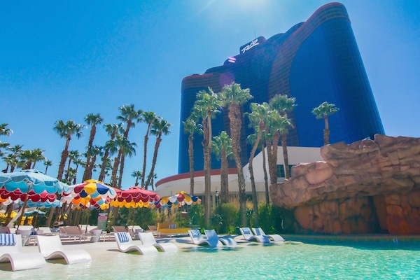 Seasonal outdoor pool, open 10:00 AM to 5:00 PM, cabanas (surcharge)