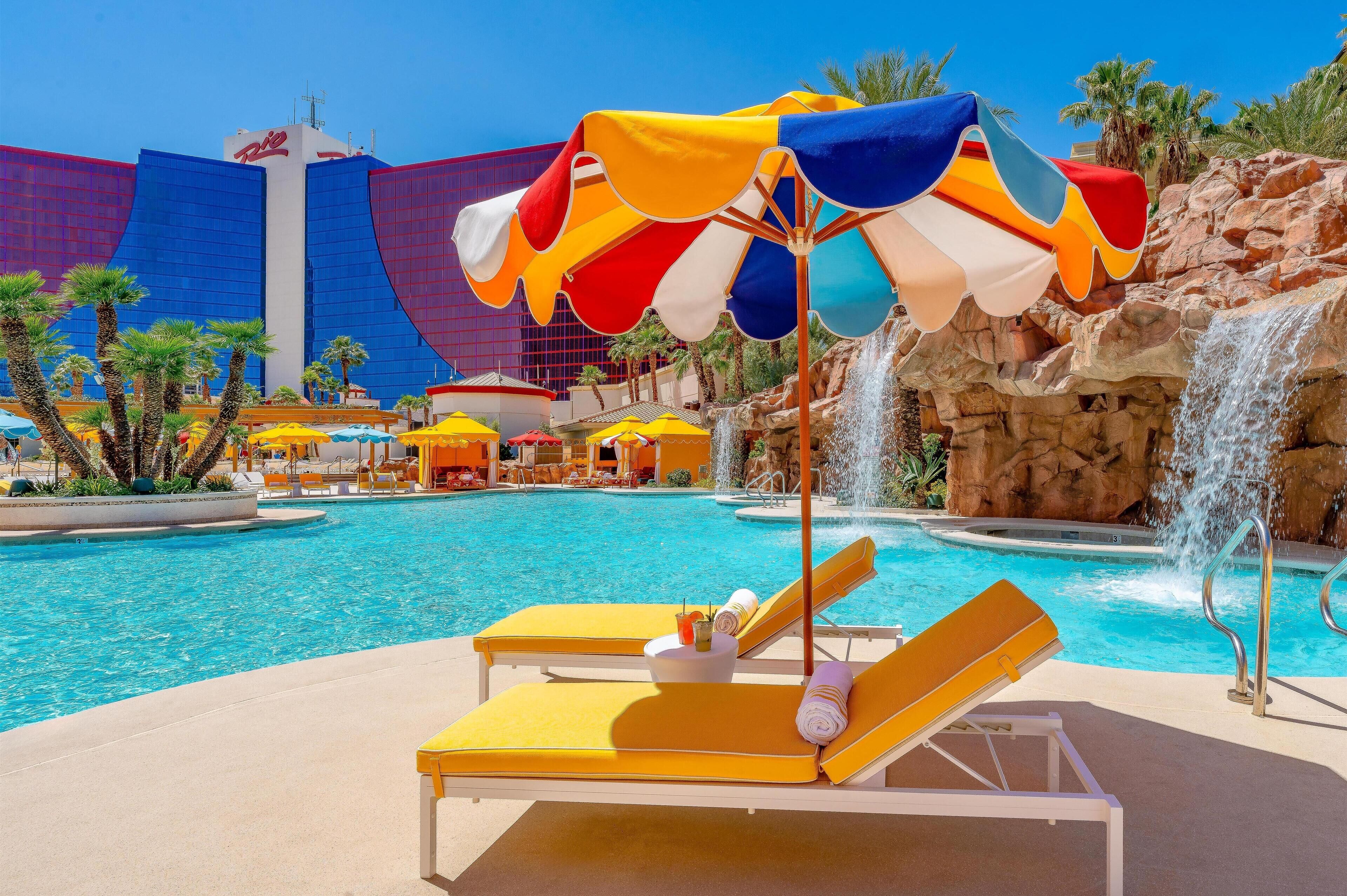 Seasonal outdoor pool, open 9:00 AM to 6:00 PM, pool cabanas (surcharge)