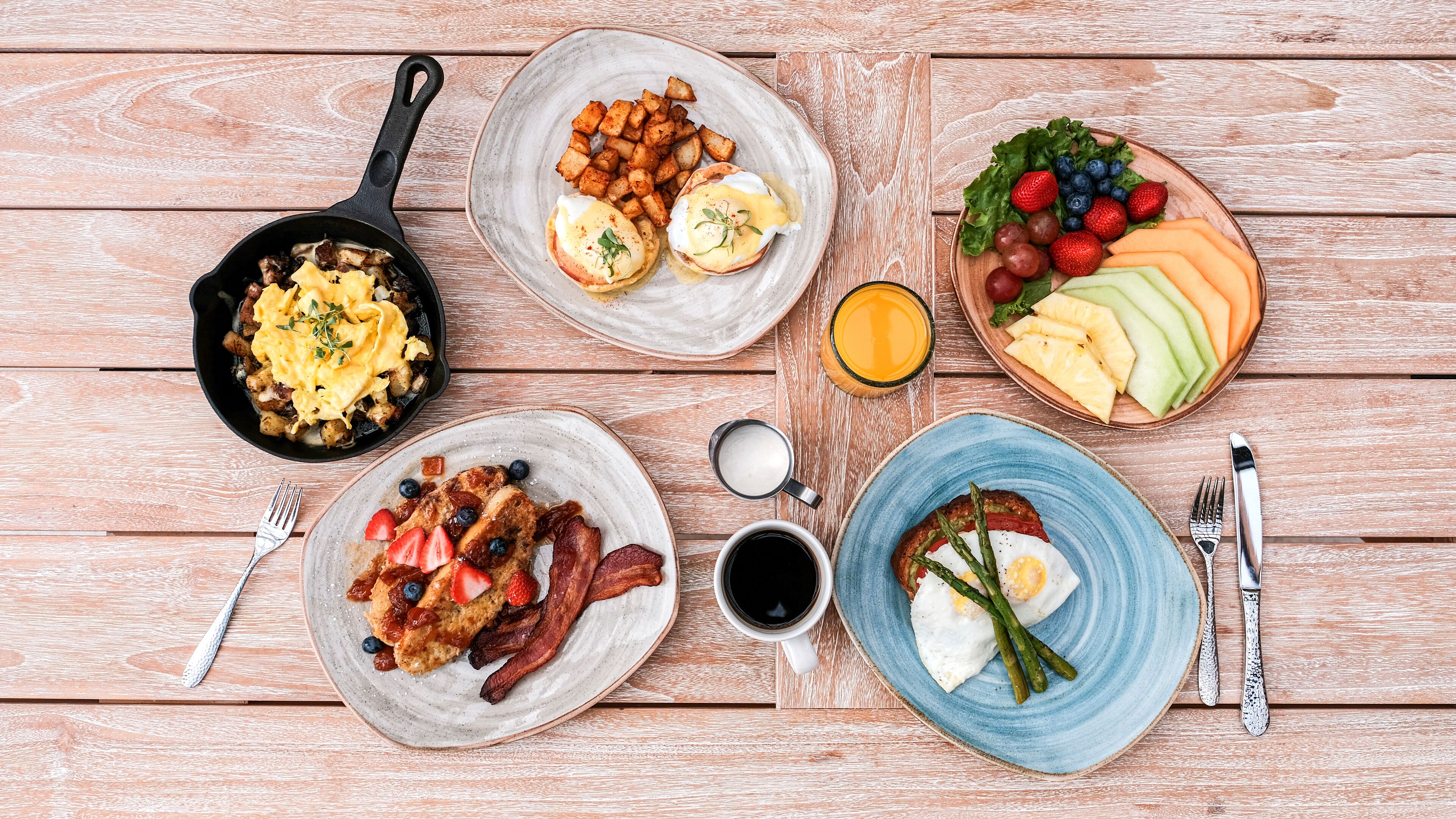 daily full breakfast for a fee