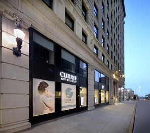 Sauna, aromaterapia, tratamientos faciales, 1 sala de tratamientos 