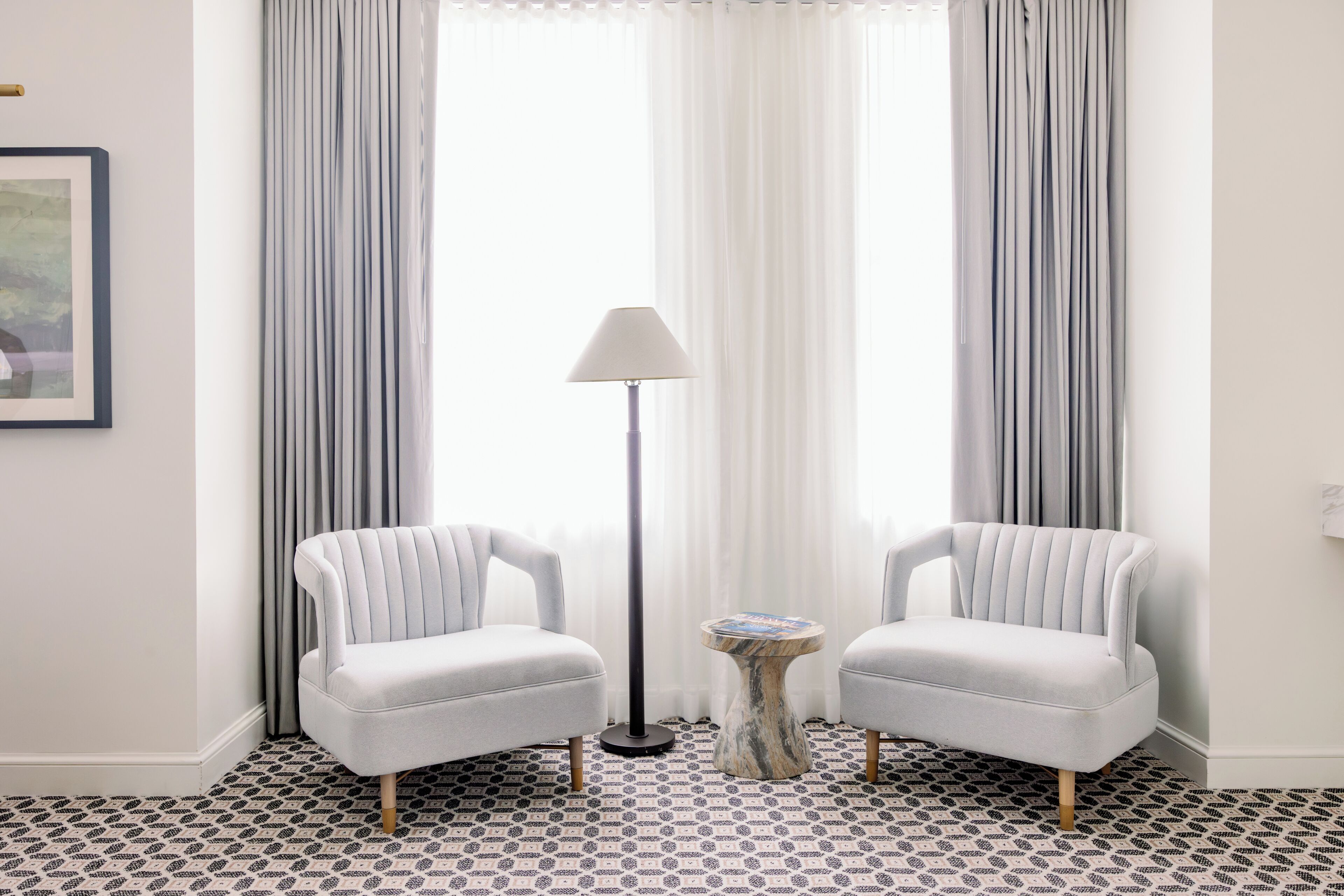 Sengetøy av topp kvalitet, safe på rommet og skrivebord