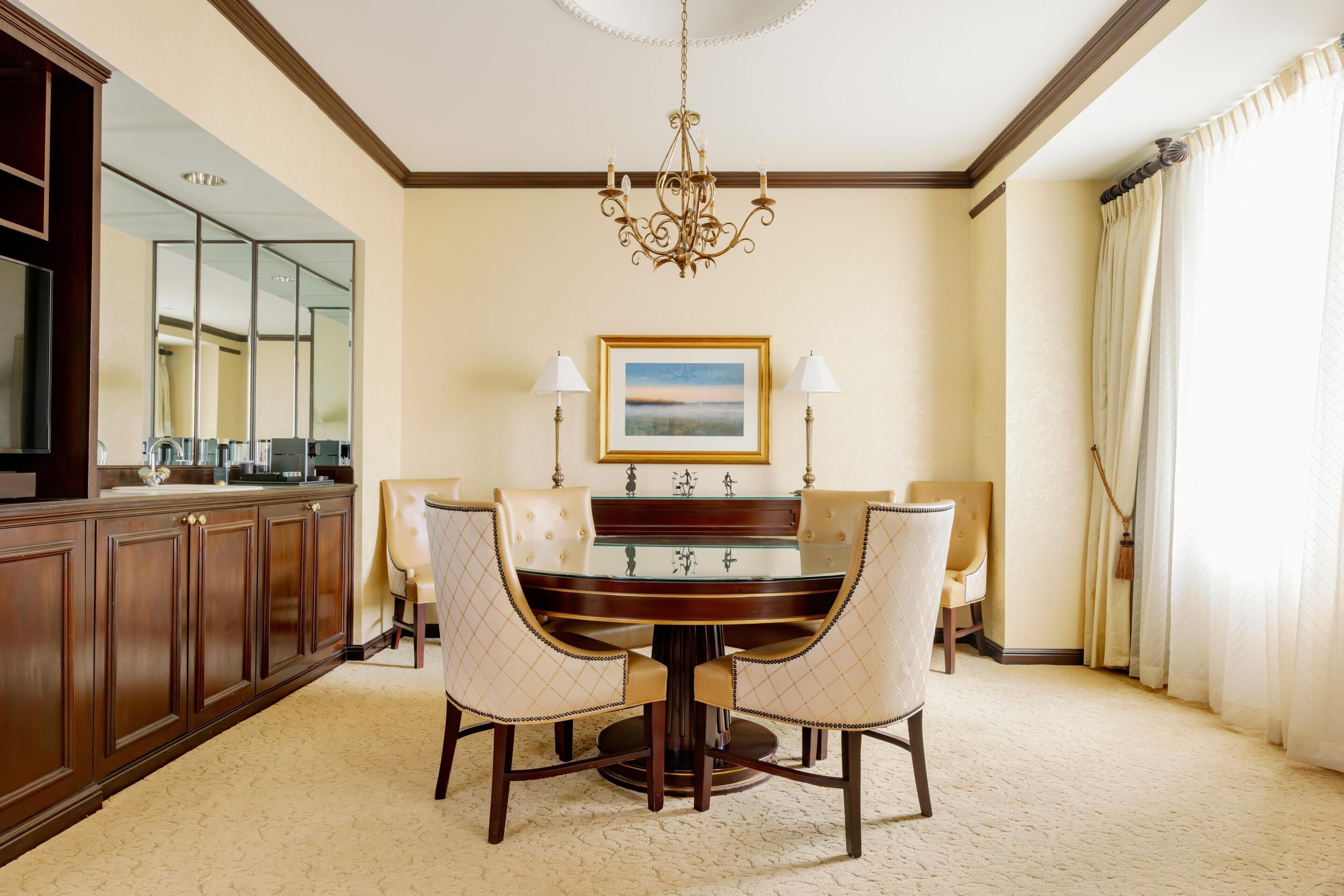 Premium bedding, in-room safe, desk, blackout drapes