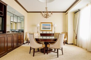 Premium bedding, in-room safe, desk, blackout curtains