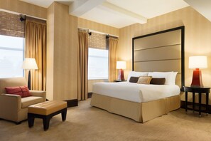 Deluxe Room, 1 King Bed | Premium bedding, in-room safe, desk, soundproofing