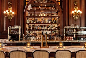 2 bars/lounges - Hotel Du Pont (Wilmington)