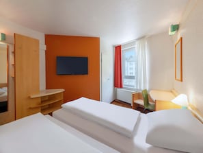 Twin Room | Desk, blackout curtains, soundproofing, free WiFi - B&B HOTEL Bochum Hbf-Süd (Bochum)