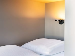 1 bedroom, desk, blackout curtains, soundproofing