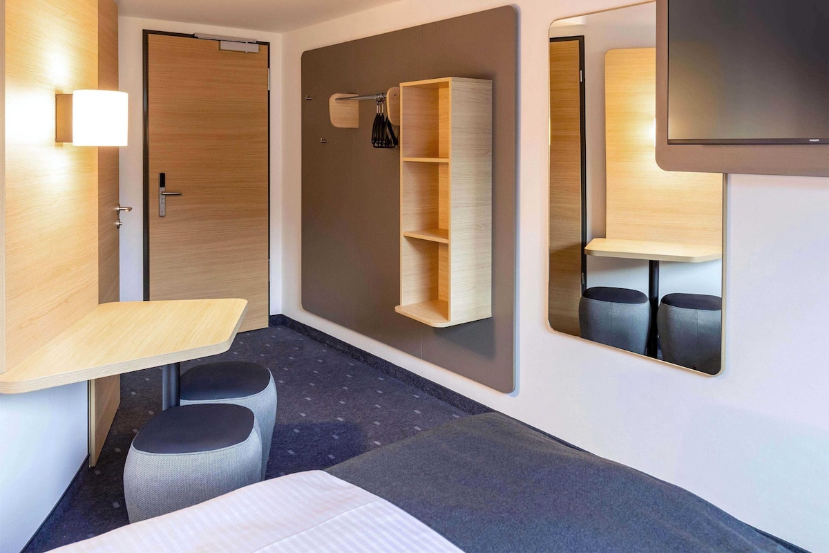 1 chambre, bureau, rideaux occultants, chambres insonorisées