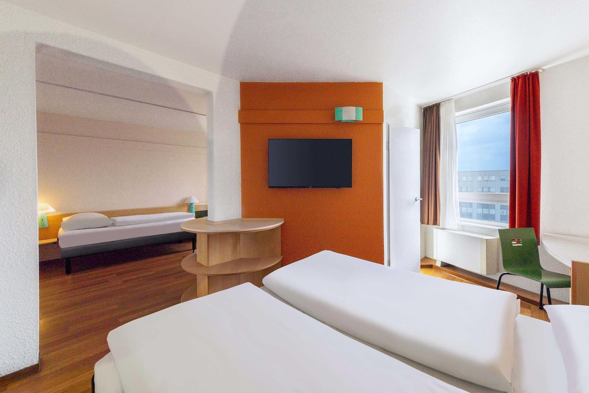 Tremannsrom | Skrivebord, blendingsgardiner, lydisolert og wi-fi (inkludert)